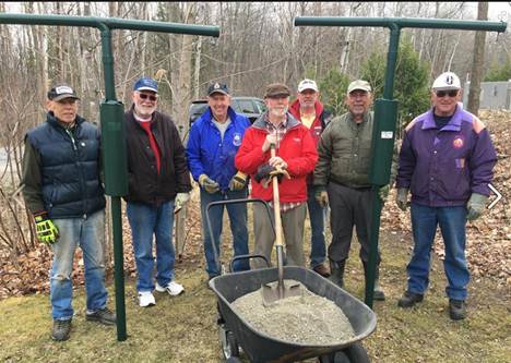 2016-04 Hudson Legion volunteers installing bird feeders